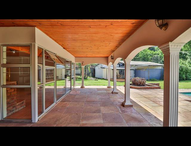 8 BEDROOM FREEHOLD FOR SALE IN CHASEDENE